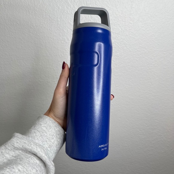 Stanley AeroLight 24oz Blue Water Bottle with Carry Loop Twist Top - Picture 2 of 5